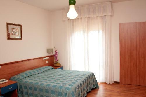 Hotel Midi