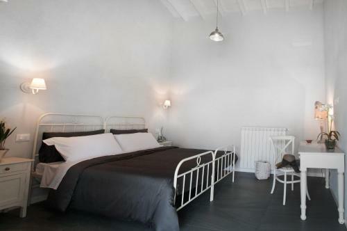 Hostal Skipper White Guest House