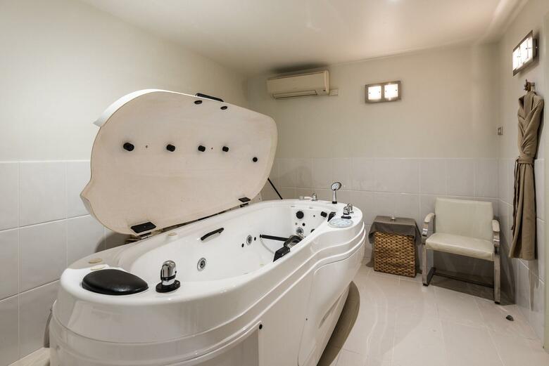 Hotel Esplanade Resort And Spa