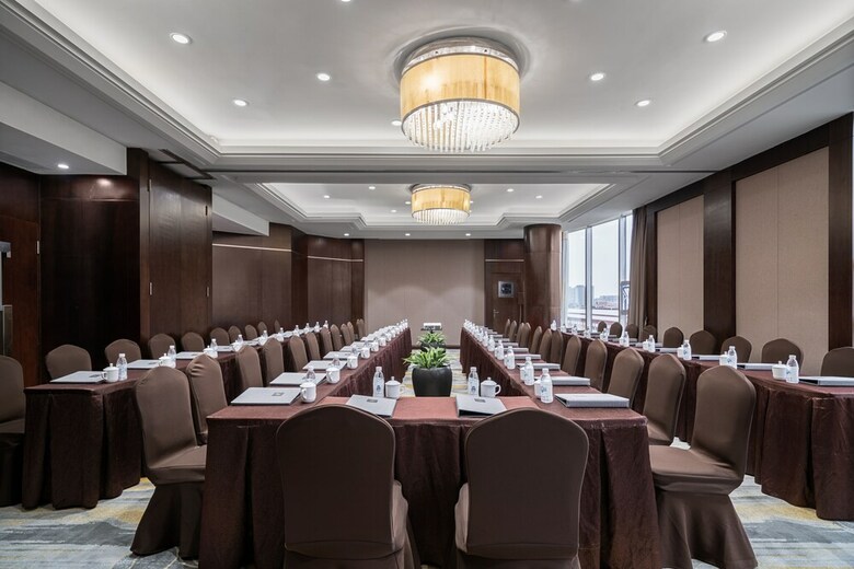 Minshan Lhasa Grand Hotel