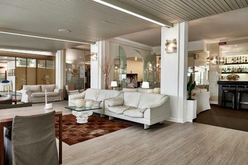 Rouge Hotel International