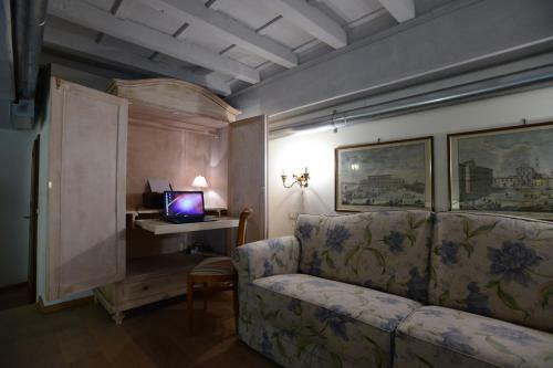 Hostal Corte Dei Neri