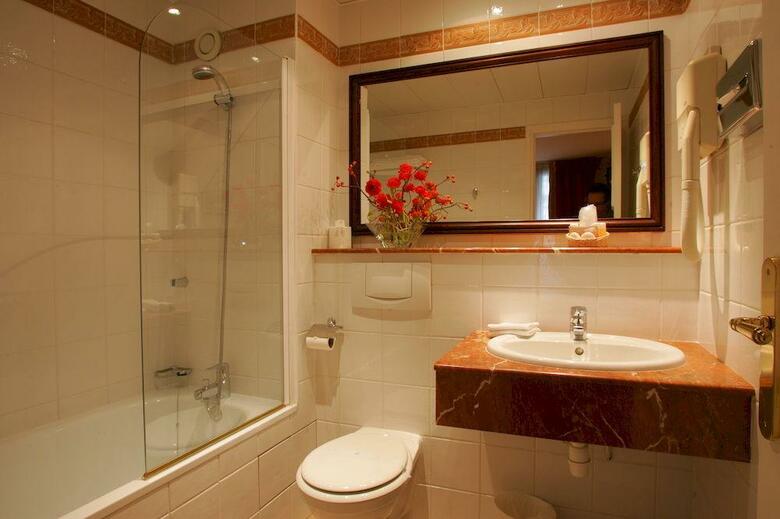 Hotel Jardin Le Br�a