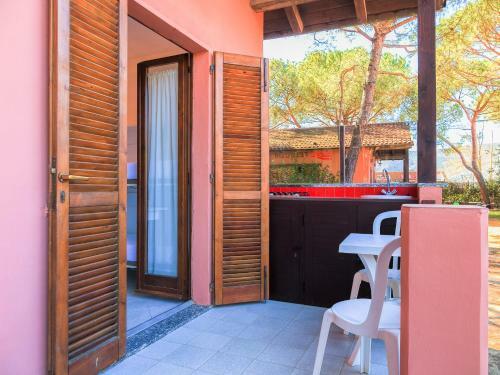 Camping Lacona Pineta