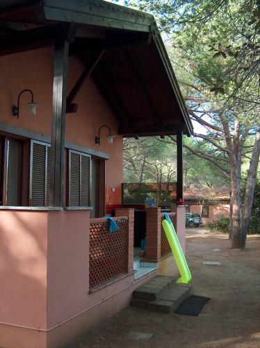 Camping Lacona Pineta