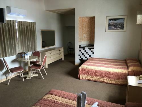 Hotel Del Sol Inn