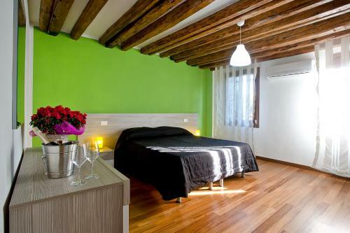 Good Wine Apartments