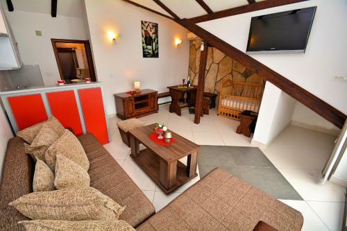 Cattaroom Apartments