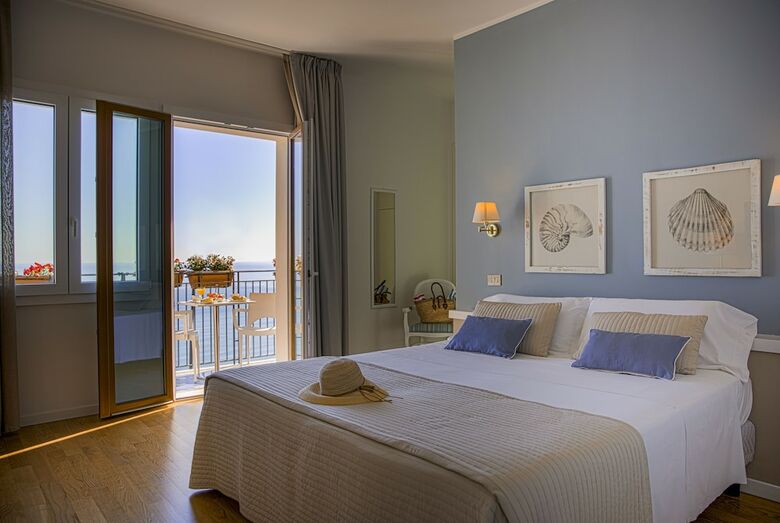 Hotel Punta Nord Est