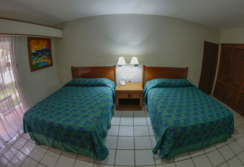 Hotel Plaza Pelicanos Club Beach Resort