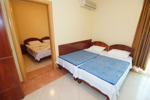 Hostal Blue Palace Guest House