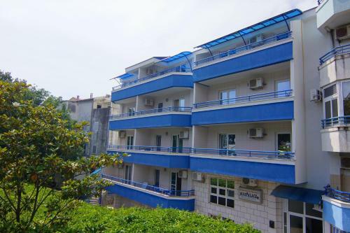 Hostal Blue Palace Guest House