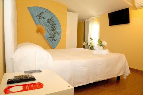 Hostal Via Mameli 5