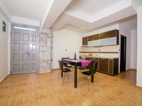 Apartments Raymond