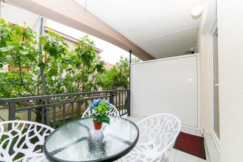 Hostal Milara Apartments