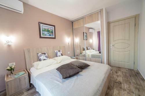 Hostal Milara Apartments