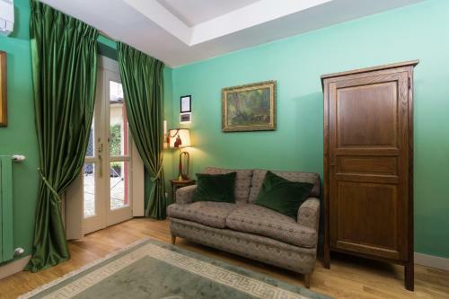 Porta Palace Apartments