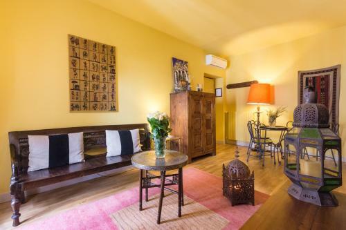 Porta Palace Apartments