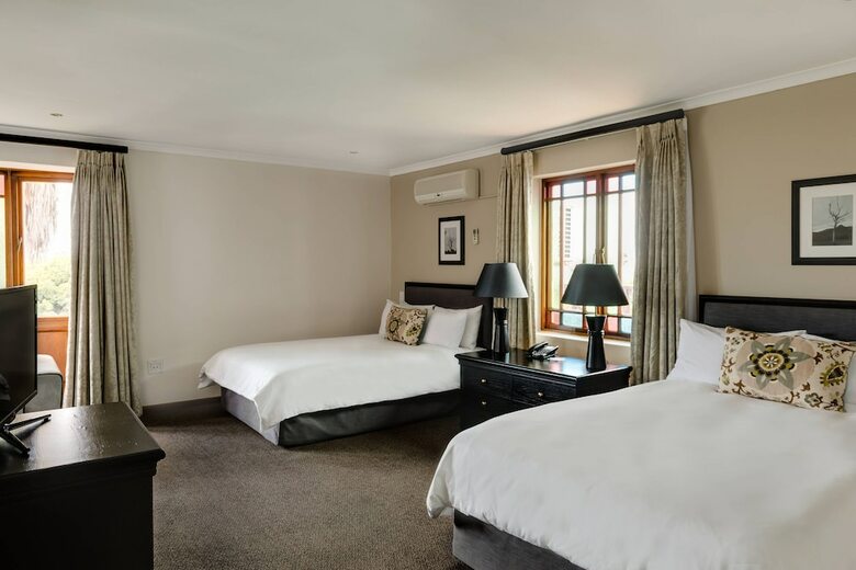 Hotel Protea King George