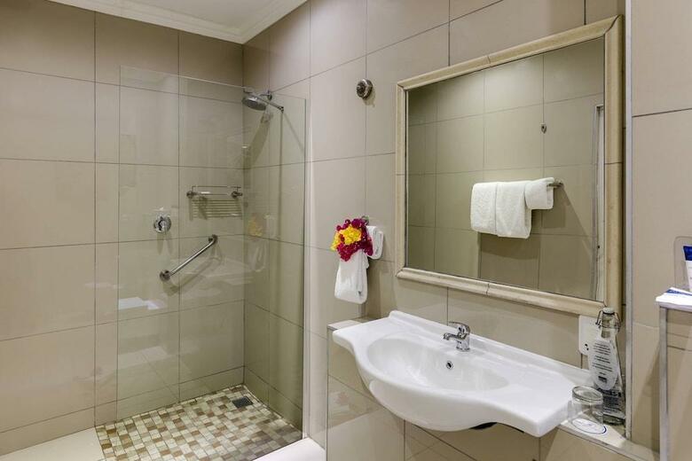 Hotel Protea King George