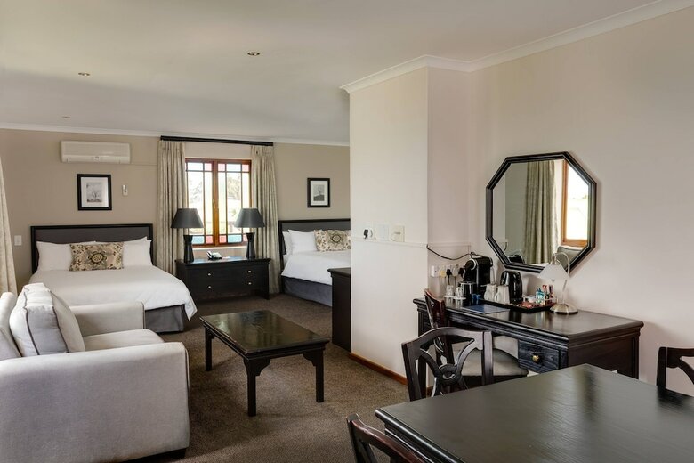 Hotel Protea King George