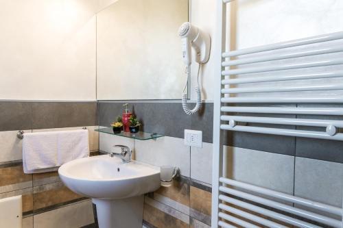 Hostal La Piazzetta Guest House