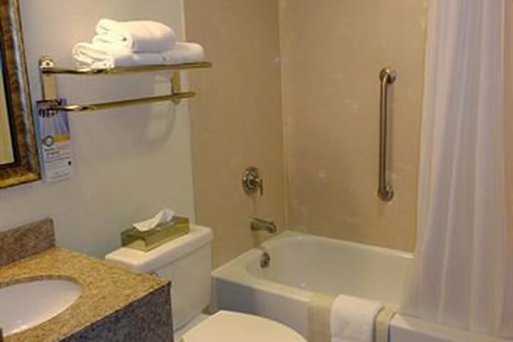 Hotel Quality Inn & Suites