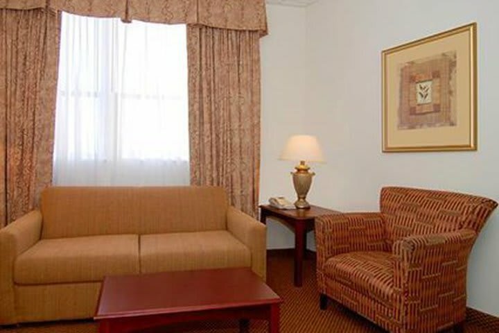 Hotel Quality Inn & Suites
