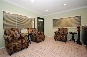 Surestay Hotel By Best Western Beverly Hills West La