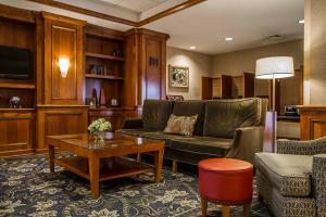 Clarion Hotel Airport