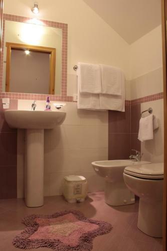 Hostal Guest House Monolocali Sicania