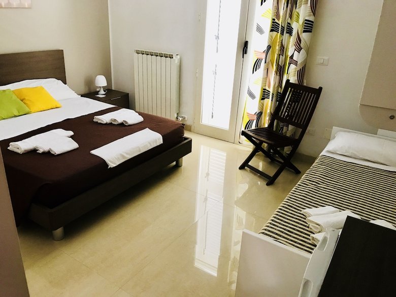 Hostal B&B La Piazza