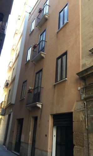 Hostal Apihouse