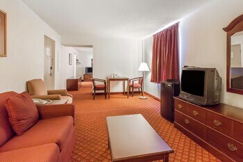 Hotel Econo Lodge  And  Suites Historic District