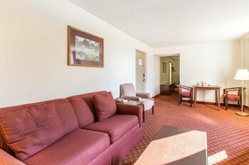 Hotel Econo Lodge  And  Suites Historic District