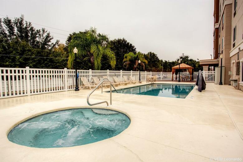 Hotel Comfort Suites