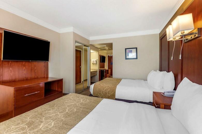 Hotel Comfort Suites