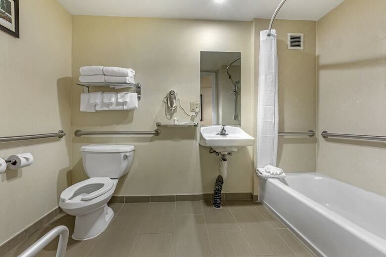 Hotel Comfort Suites