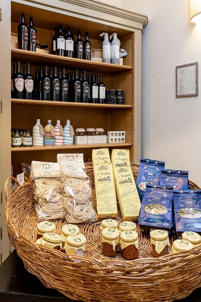 Si Montalcino Hotel & Restaurant