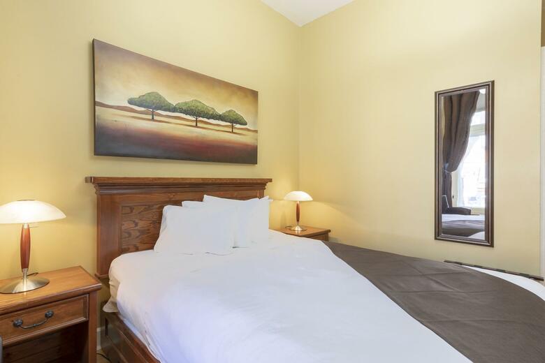 Le Grande-allee Hotel Et Suites