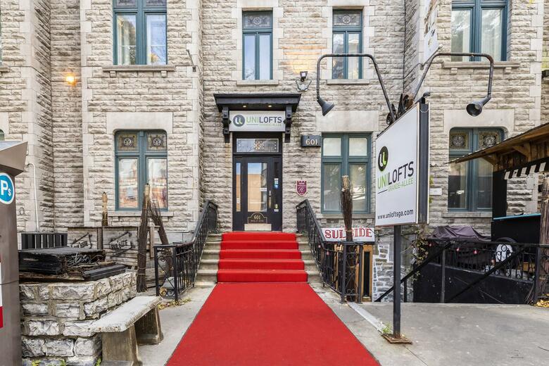 Le Grande-allee Hotel Et Suites