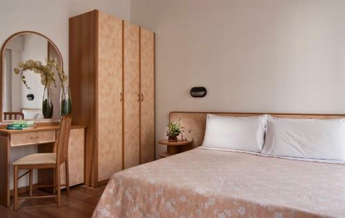 Hotel Little