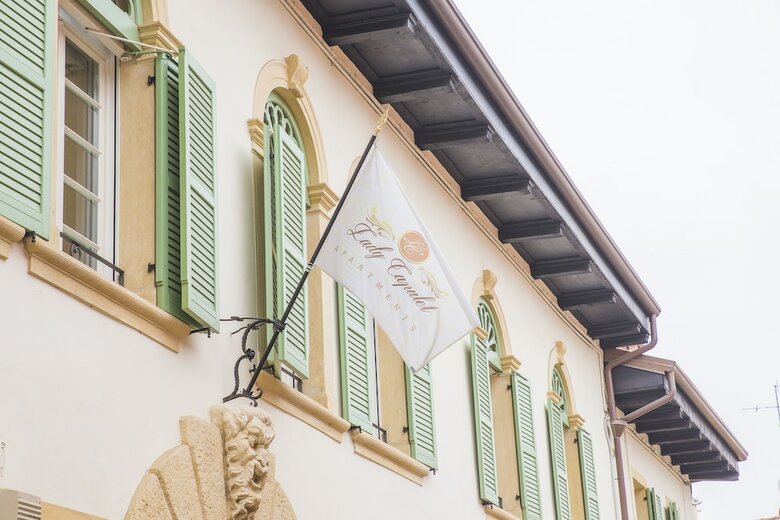Lady Capulet Apartments