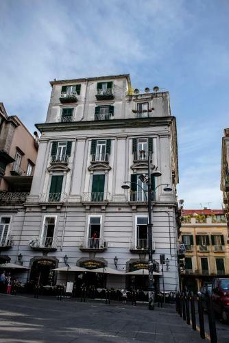 B&B Le 4 Stagioni Dante's Suites