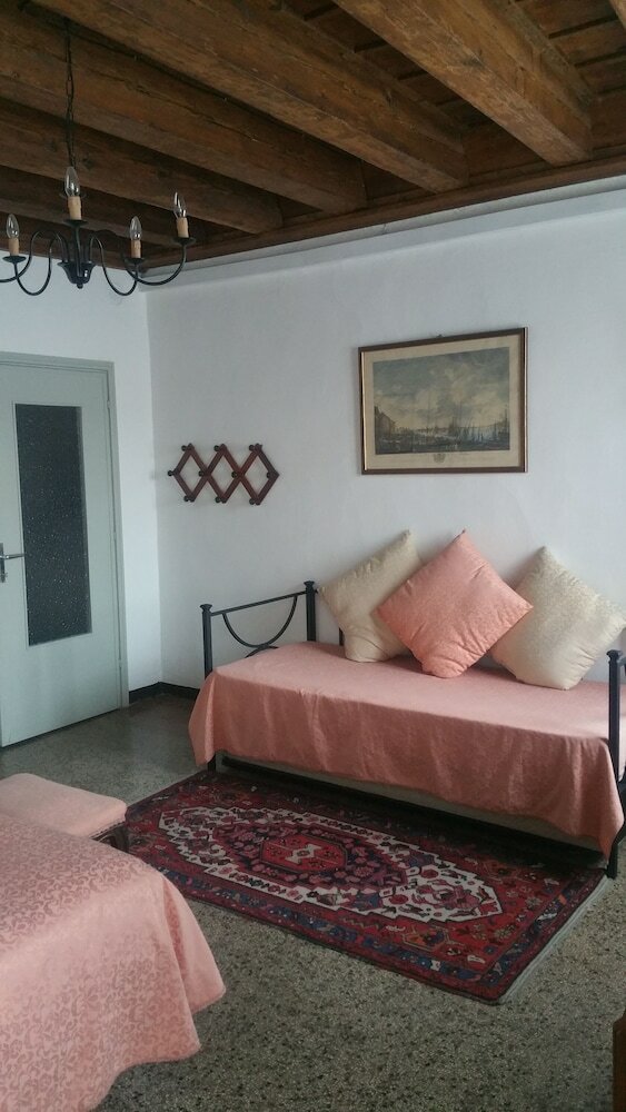 Palazzo Camozzini Apartments