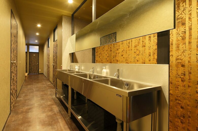 Hostal Ikidane House