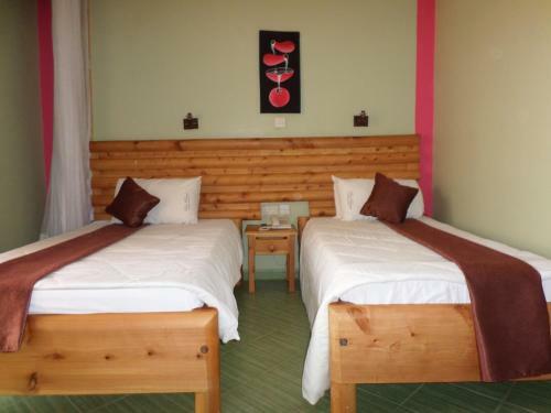 Hotel Pinebreeze Holiday Resort