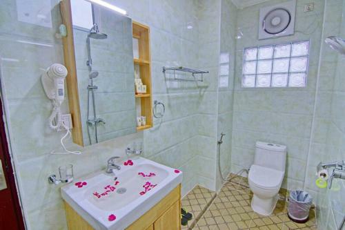 Myat Nan Yone Hotel (mny)