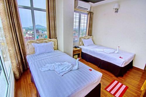Myat Nan Yone Hotel (mny)