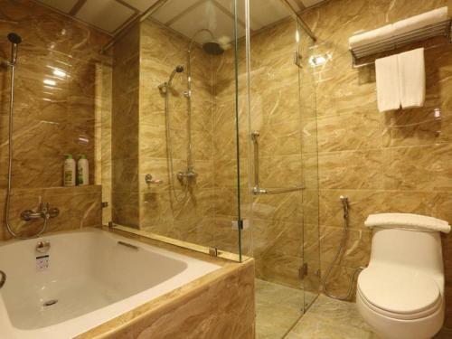 Hotel Clover Suites Royal Lake